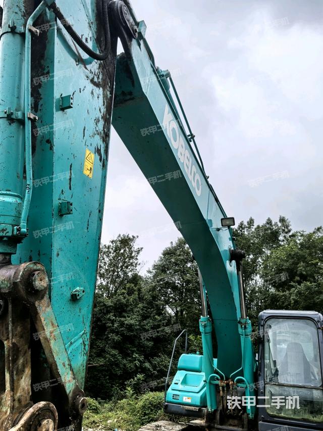 小臂整体左后（工作和回转装置）