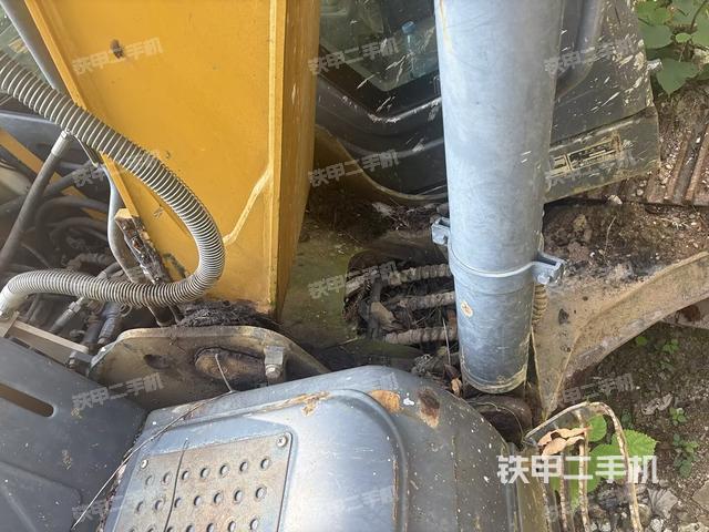 小臂整体右前（工作和回转装置）