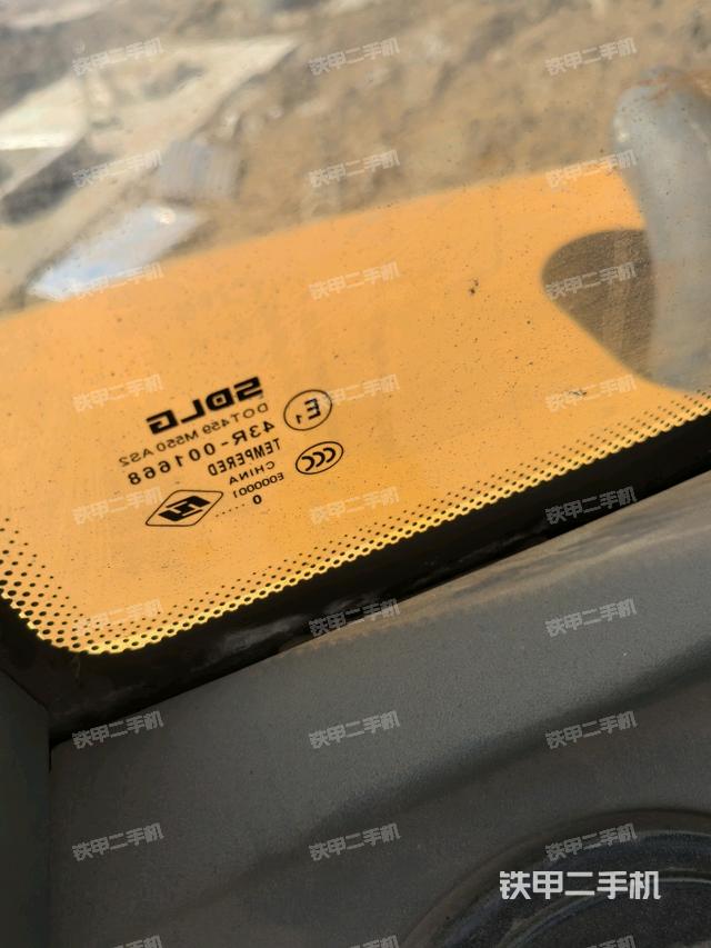 后窗玻璃角标（驾驶室部分）