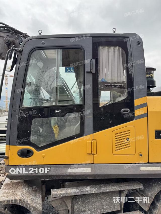 驾驶室左前45度（驾驶室部分）