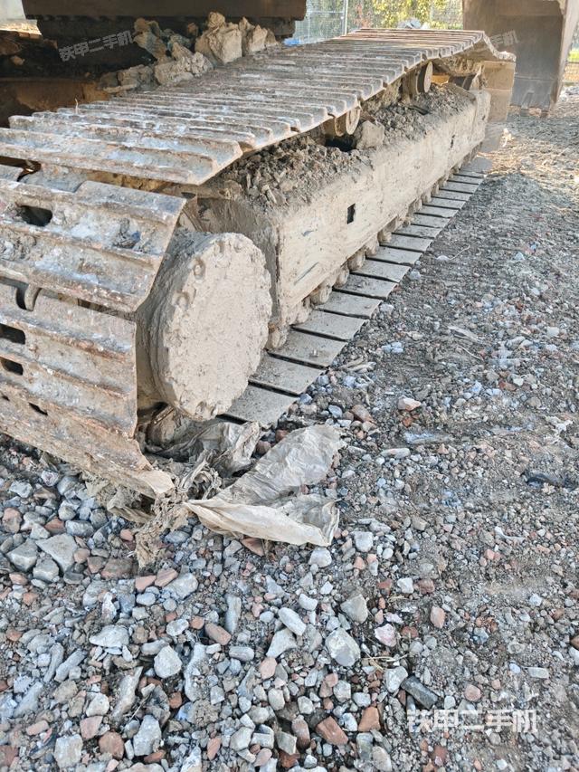 單側(cè)履帶整體（整機(jī)外觀）