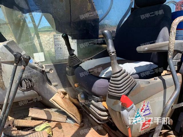 驾驶室整体（整机外观）