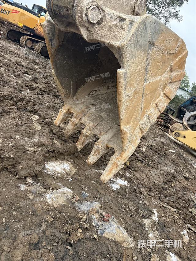 小臂整体左后（工作和回转装置）