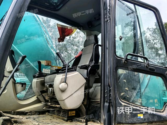 座椅后部（驾驶室部分）