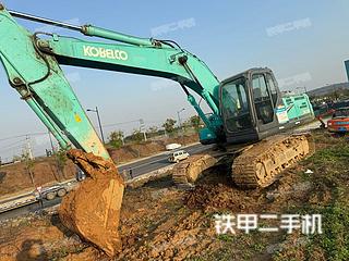 神钢SK200-8挖掘机