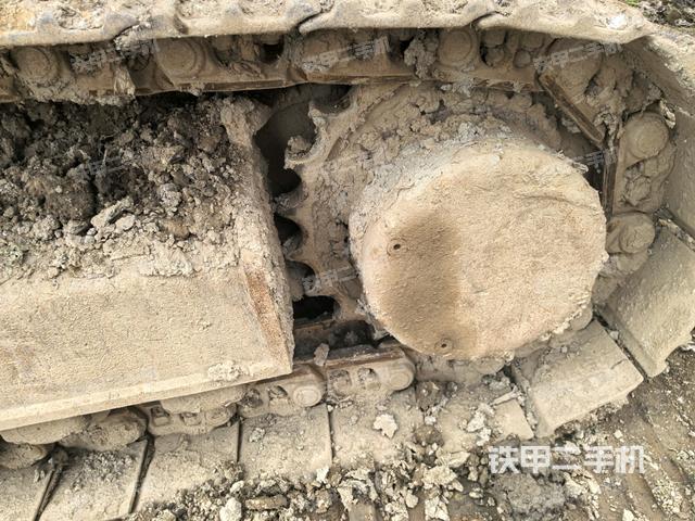 右驱动轮（行走机构）