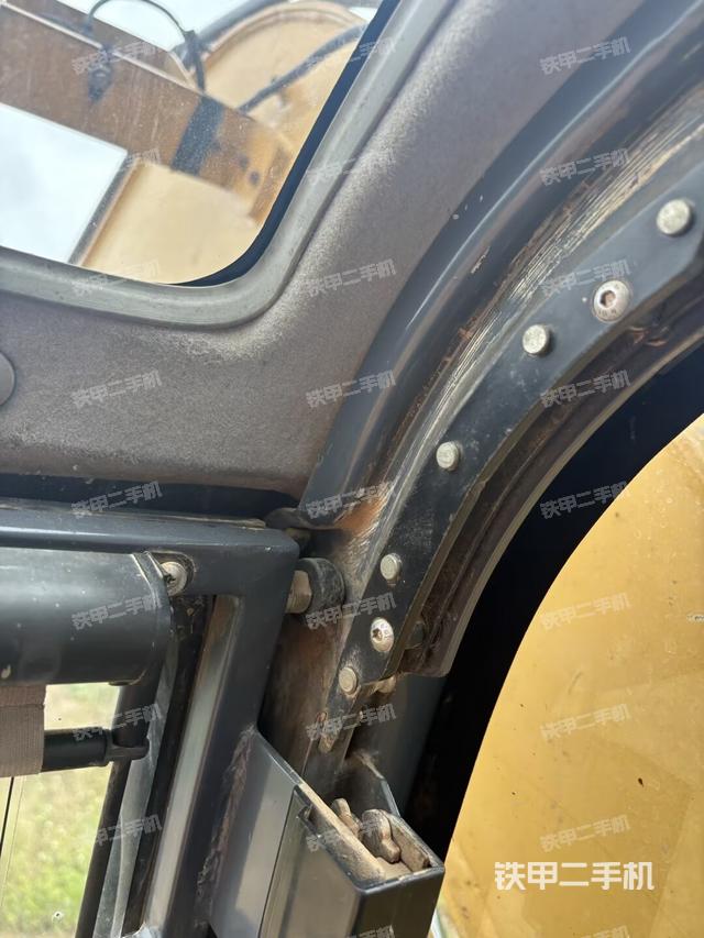 座椅左侧控制台/音响/含左手柄（驾驶室部分）