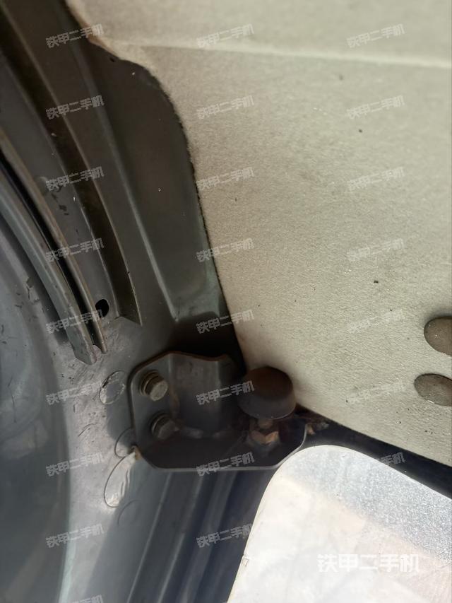 座椅后部（驾驶室部分）