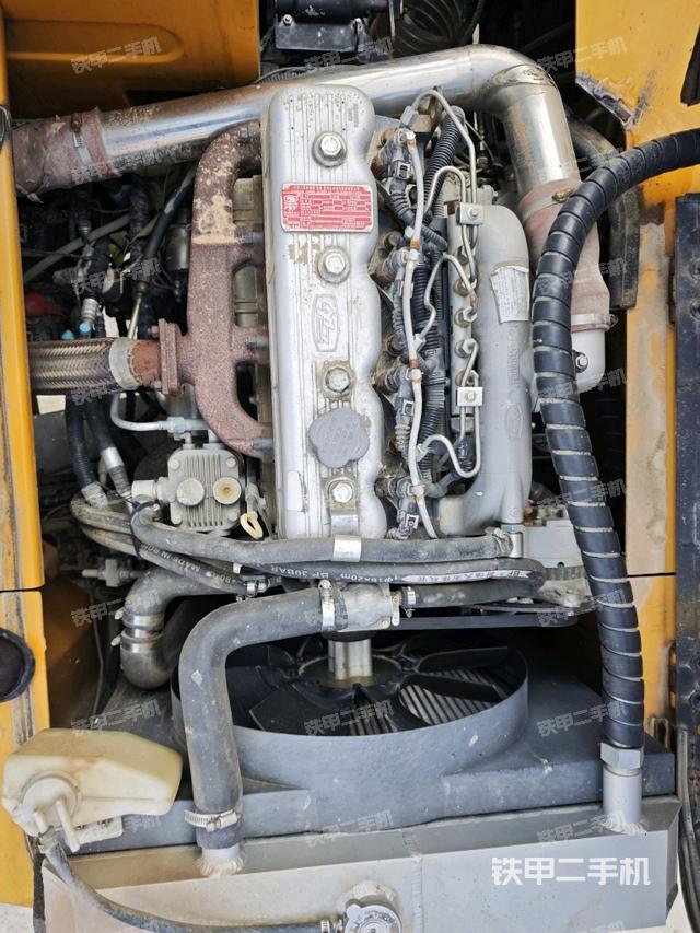 发动机室（上车部件）