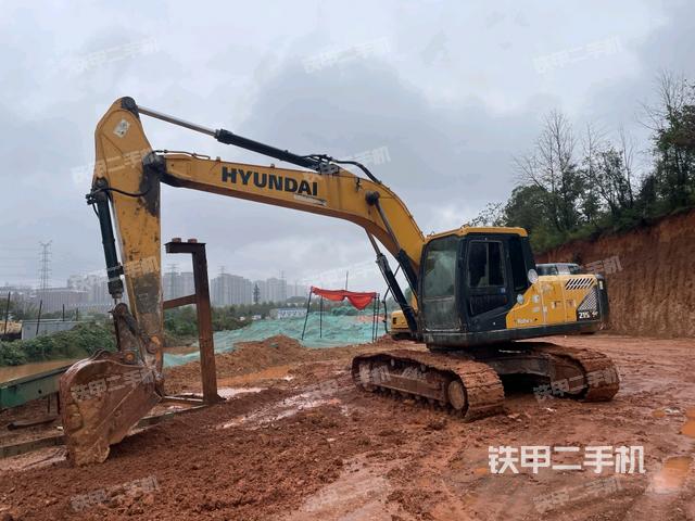 现代R215VS挖掘机