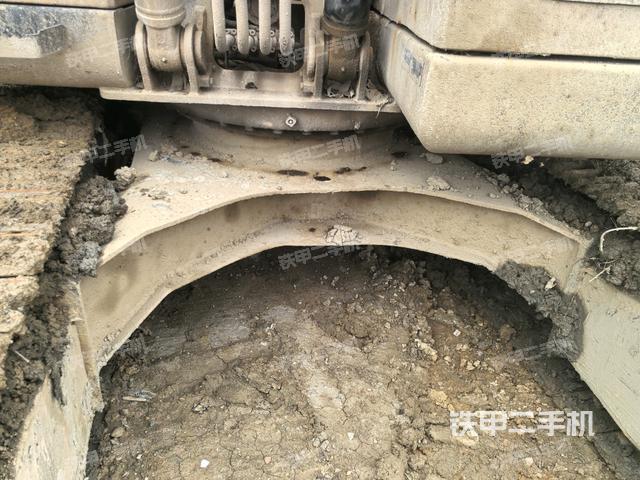 转盘和下车架正前（工作和回转装置）