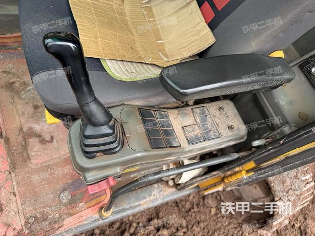 座椅左側(cè)控制臺(tái)/音響/含左手柄（駕駛室部分）