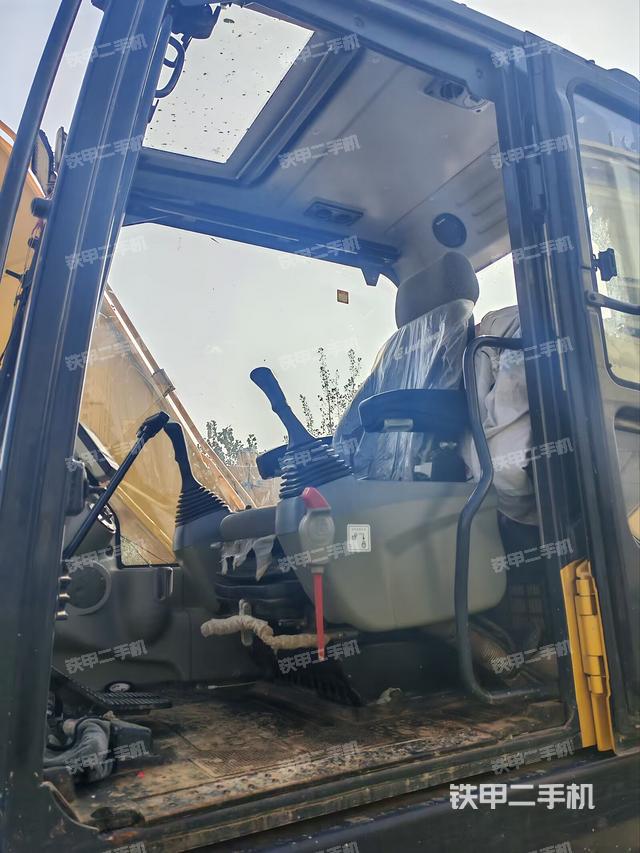 驾驶室整体（整机外观）