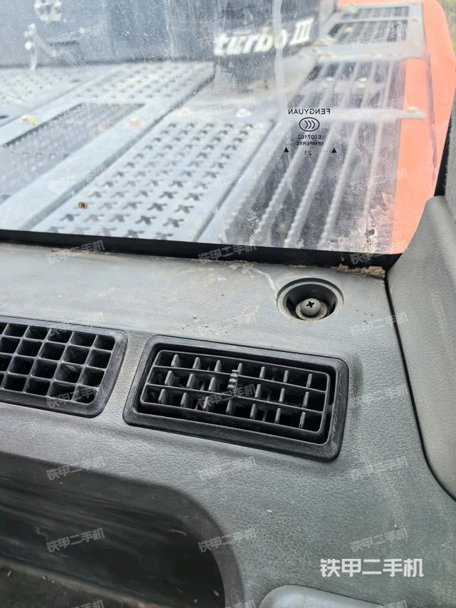 后窗玻璃角标（驾驶室部分）