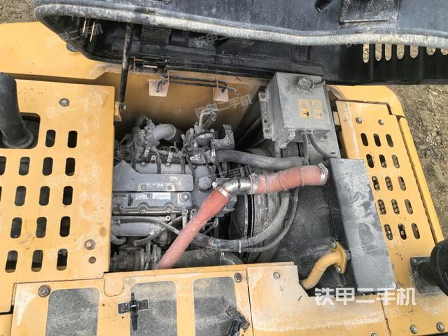 发动机室（上车部件）