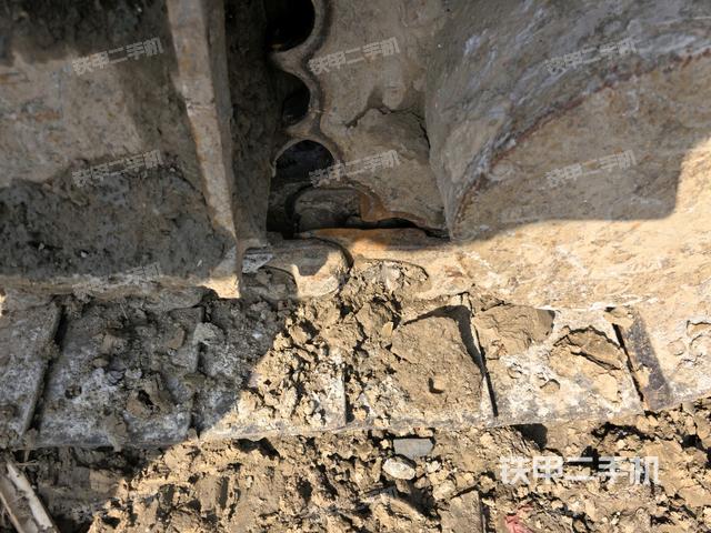 右驱动轮（行走机构）