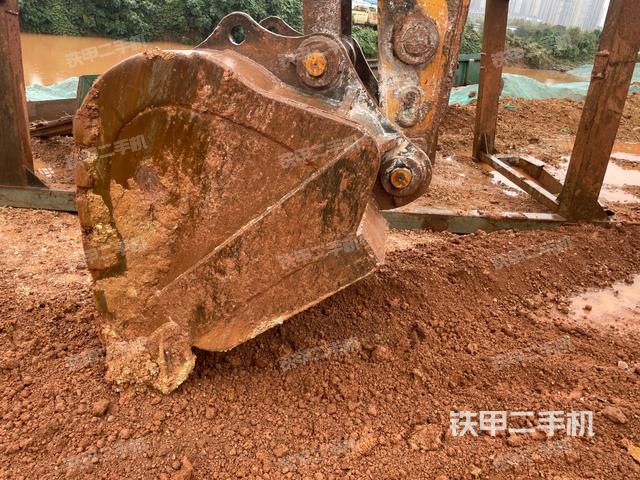 大臂整体 右侧（工作和回转装置）