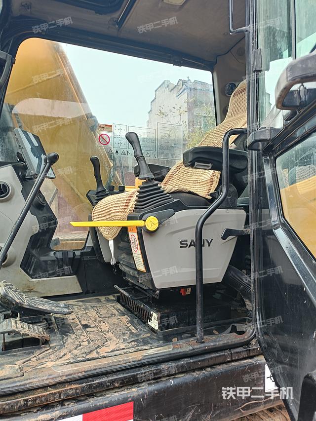 驾驶室整体（整机外观）