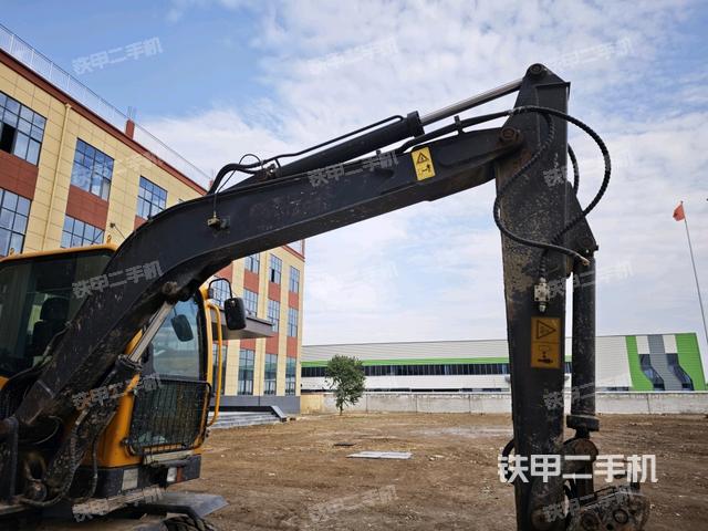 大臂整体 右侧（工作和回转装置）