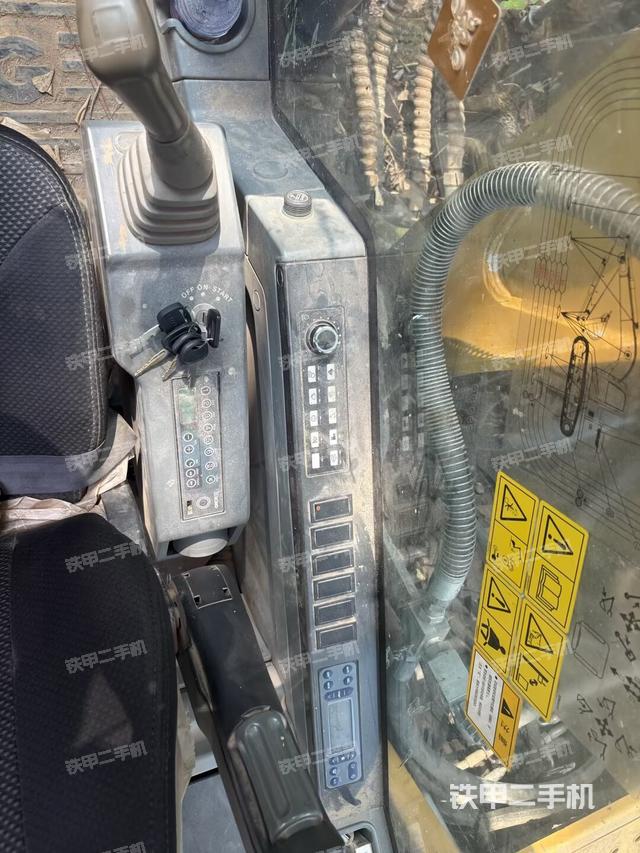 座椅后部（驾驶室部分）