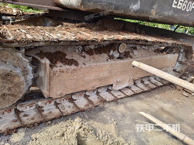 单侧履带整体（整机外观）