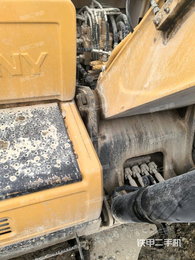 大臂根部 斜视（工作和回转装置）