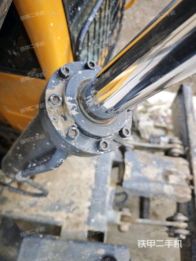 转盘和下车架正前（工作和回转装置）