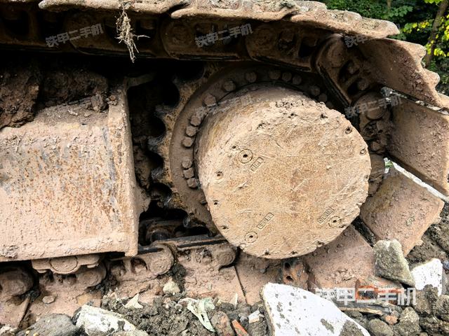 右驱动轮（行走机构）