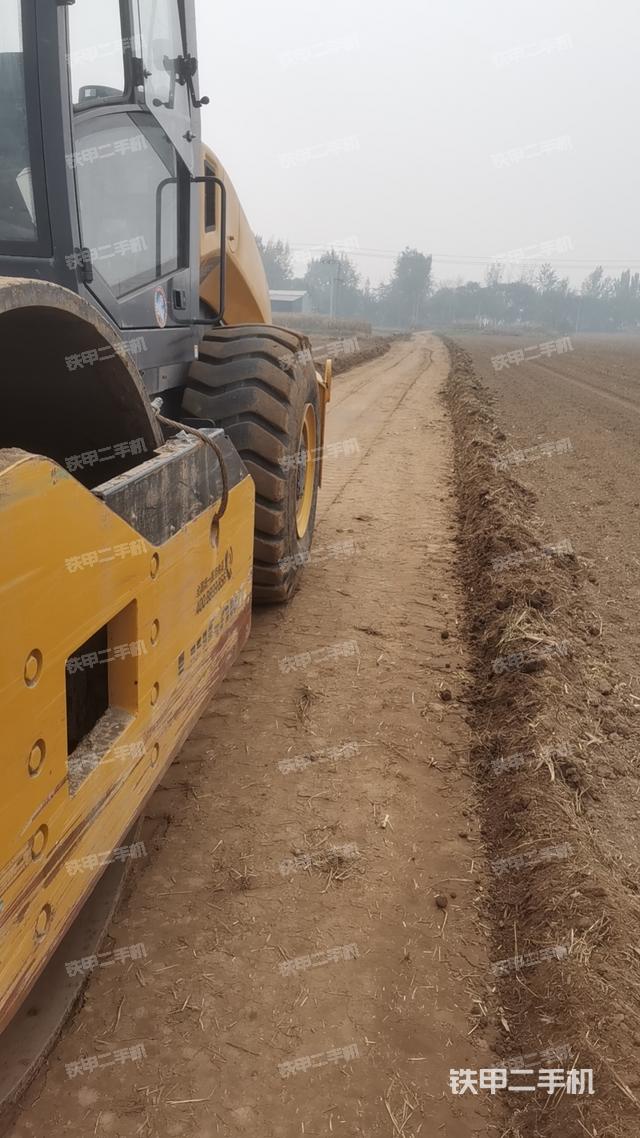 整机左侧（设备外观及核心部件）