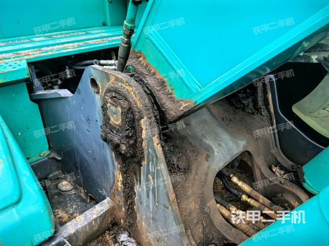 大臂根部 斜视（工作和回转装置）