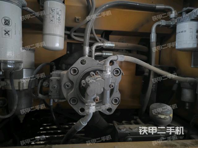 液壓泵艙室正面整體（整機(jī)外觀）