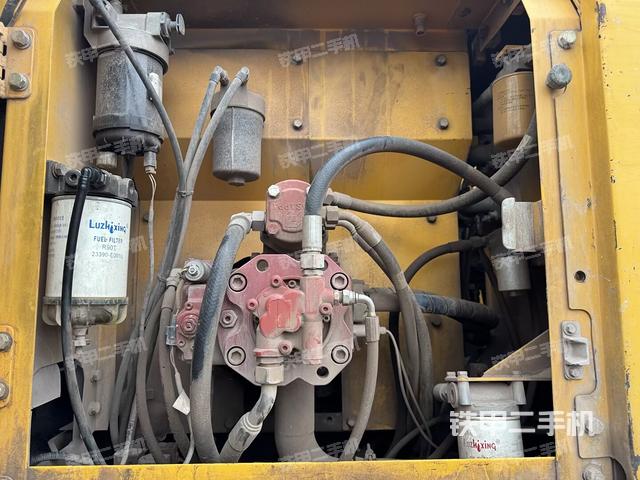 液压泵斜45 左（大件舱室）