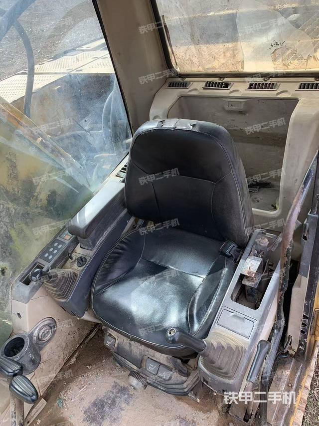 驾驶室整体（整机外观）