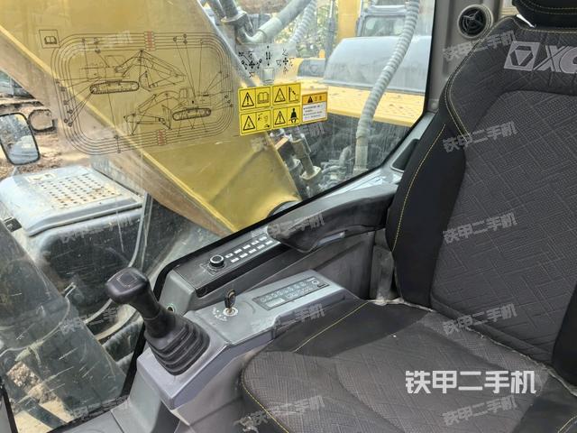 后窗玻璃角标（驾驶室部分）