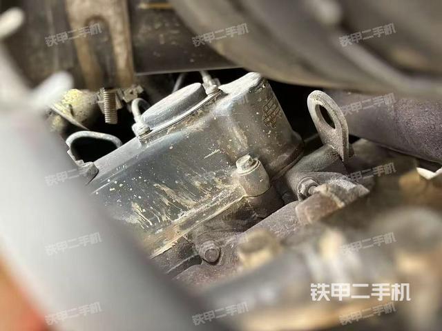 回转马达和主控阀（整机外观）