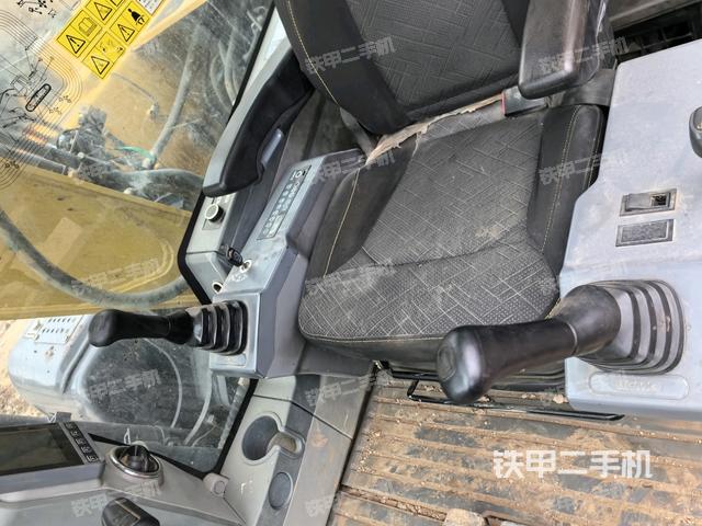 后窗玻璃角标（驾驶室部分）