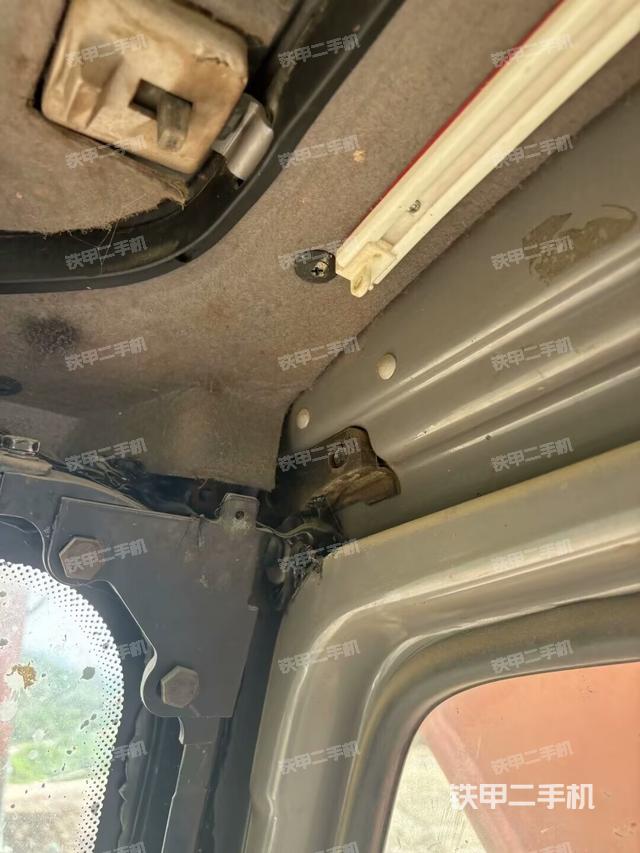 座椅后部（驾驶室部分）