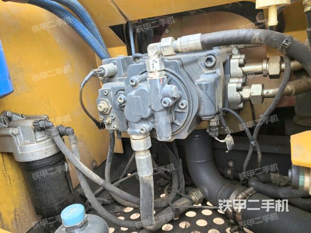 液压泵斜45 左（大件舱室）