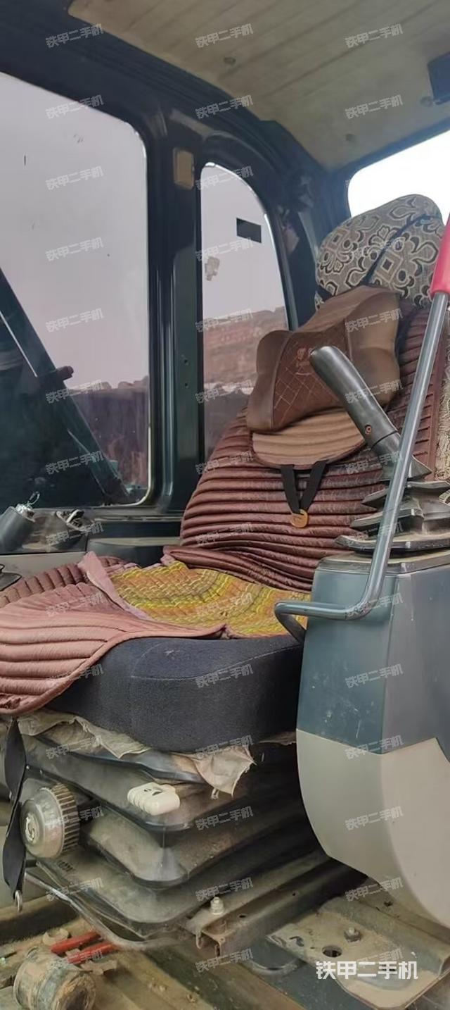 驾驶室整体（整机外观）