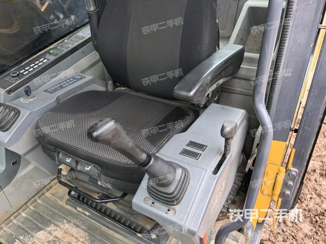 座椅右侧控制台/钥匙门/油门/含右手柄（驾驶室部分）