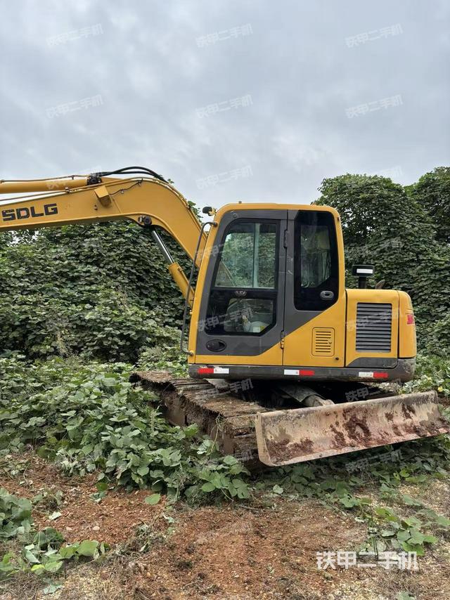 山东临工LG685挖掘机