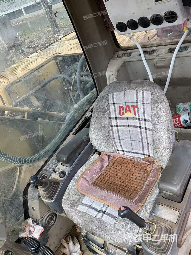 驾驶室整体（整机外观）