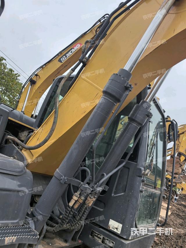 大臂根部 斜视（工作和回转装置）