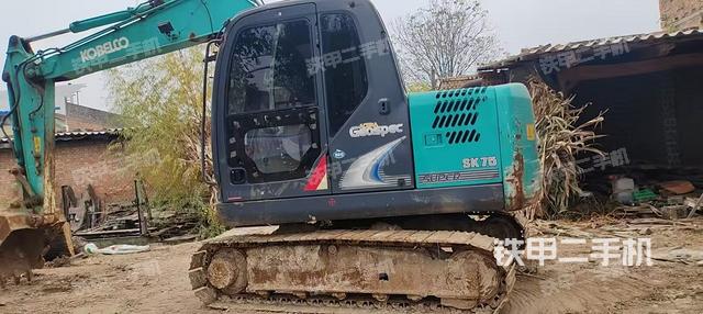 神钢SK75-8挖掘机