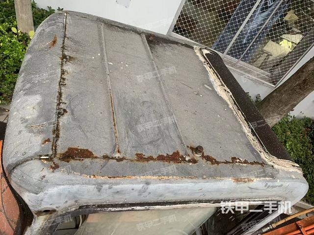 驾驶室顶部（整机外观）