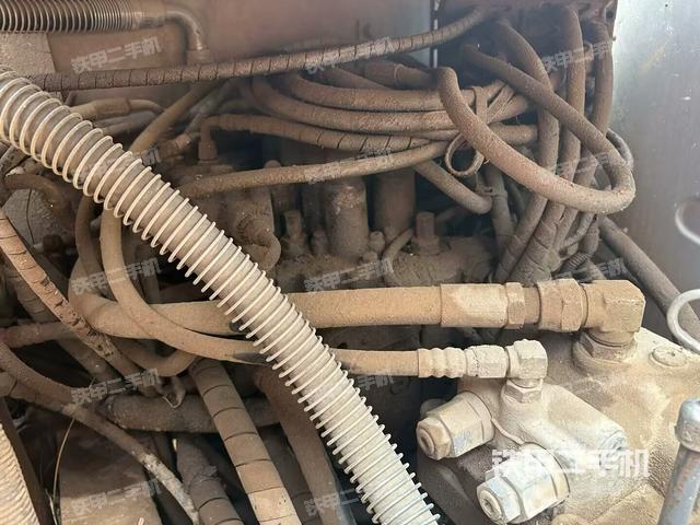 发动机室（上车部件）