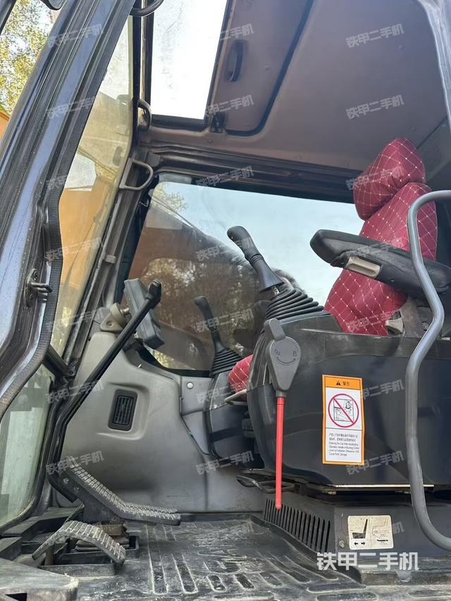 驾驶室整体（整机外观）