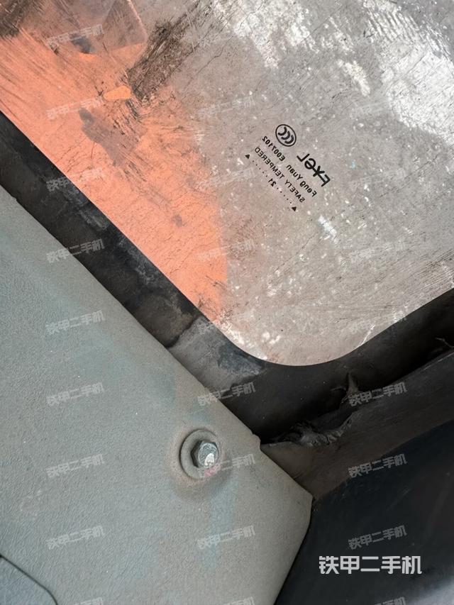 后窗玻璃角标（驾驶室部分）