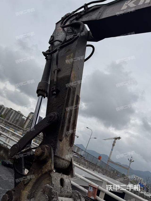 小臂整体左后（工作和回转装置）