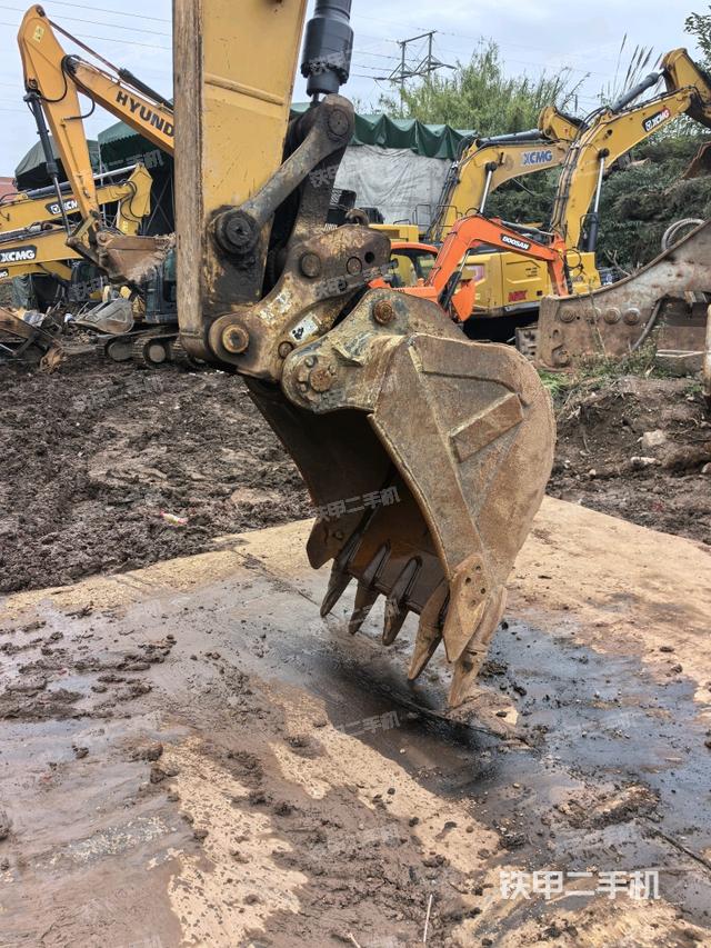 小臂整体左后（工作和回转装置）